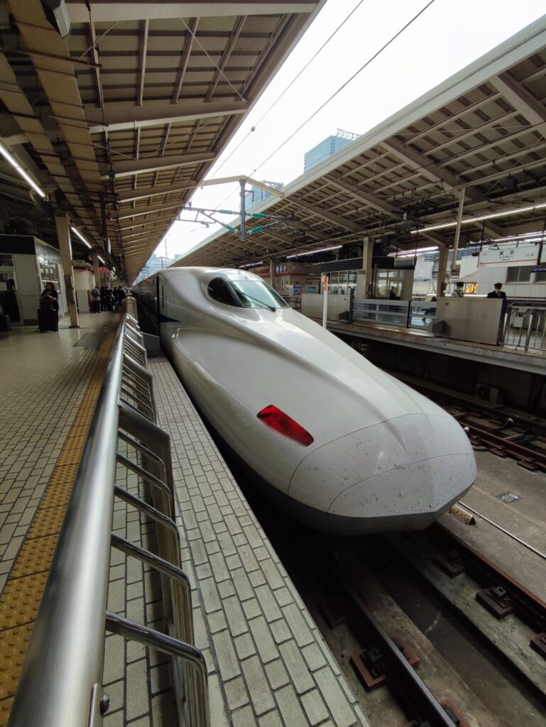 東京駅で東海道新幹線を撮影した写真