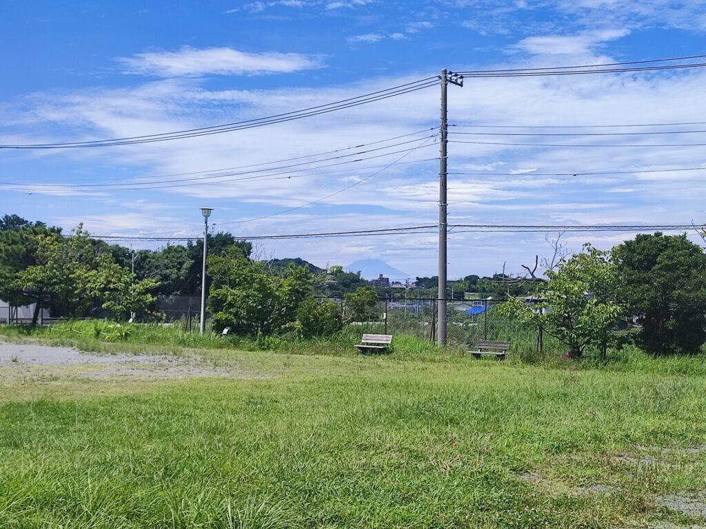 長坂公園から見える富士山をを撮影した写真