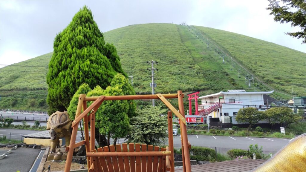 プチホテル伊豆シャボテンヴィレッジからみれる大室山